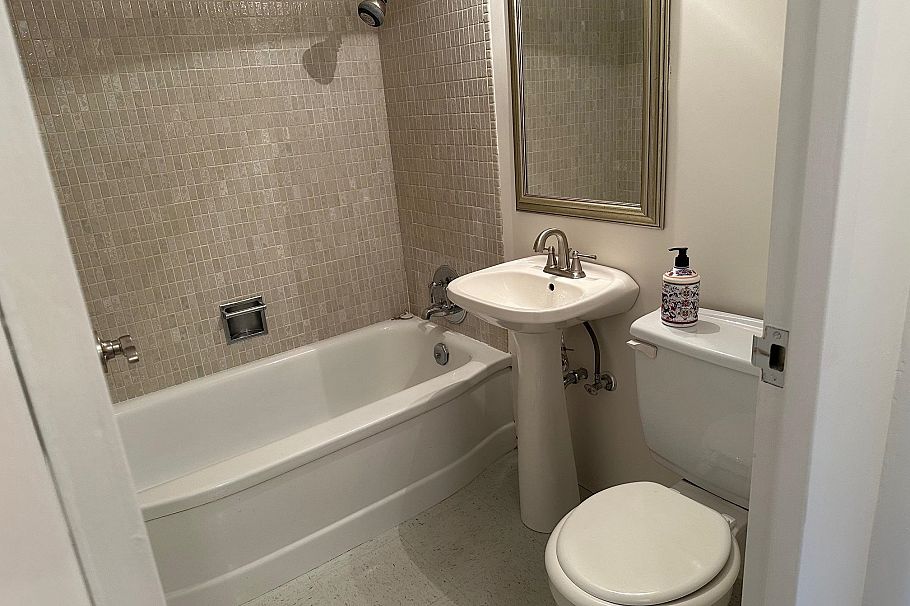 715 1445 Marpole Avenue Vancouver, BC - 18