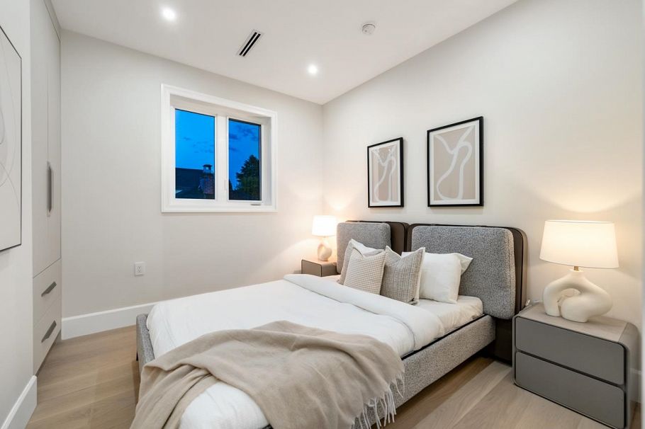 2078 W 57th Avenue Vancouver, BC - 19