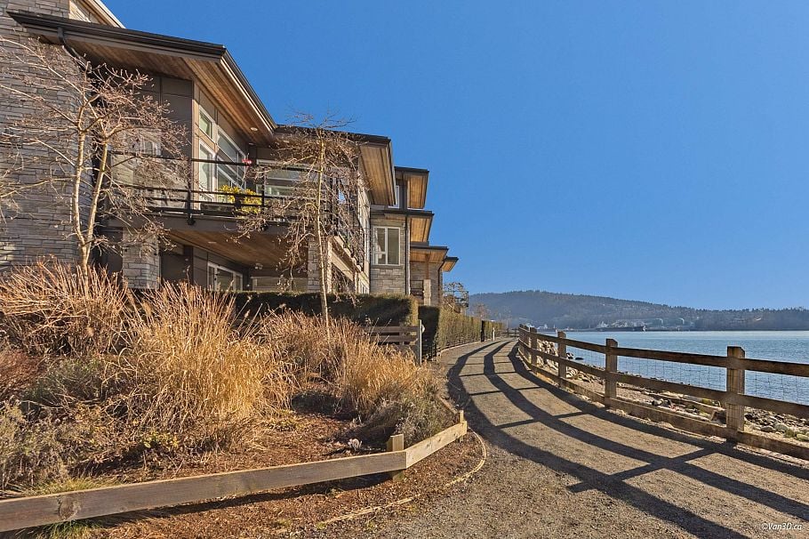 305 3911 Cates Landing Way North Vancouver, BC - 35