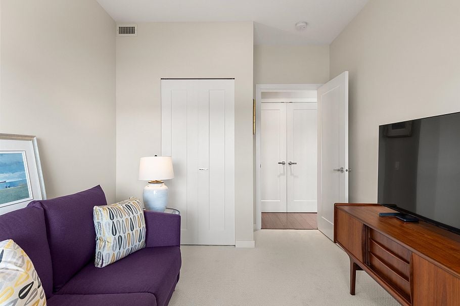 305 3911 Cates Landing Way North Vancouver, BC - 30