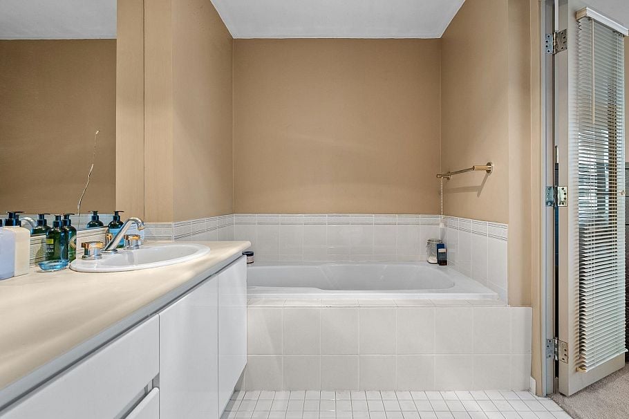 2302 1000 Beach Avenue Vancouver, BC - 26
