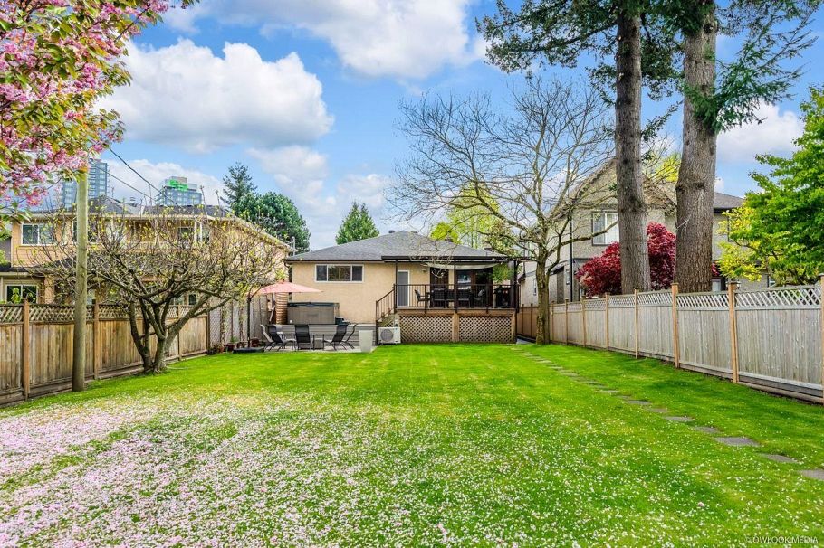 727 W 66th Avenue Vancouver, BC - 4