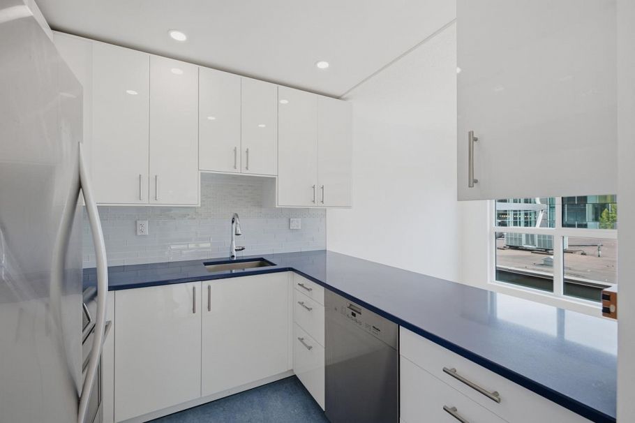 PH7 1827 W 3rd Avenue Vancouver, BC - 9