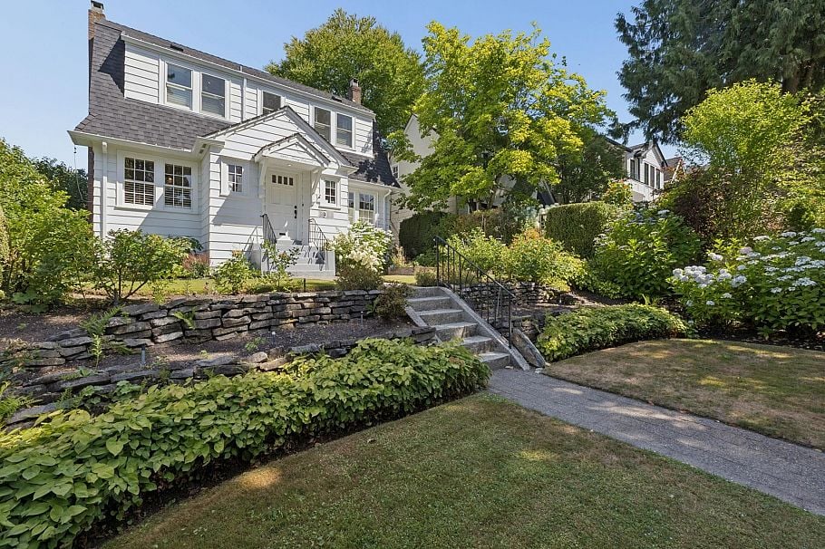 3933 W King Edward Avenue Vancouver, BC - 1