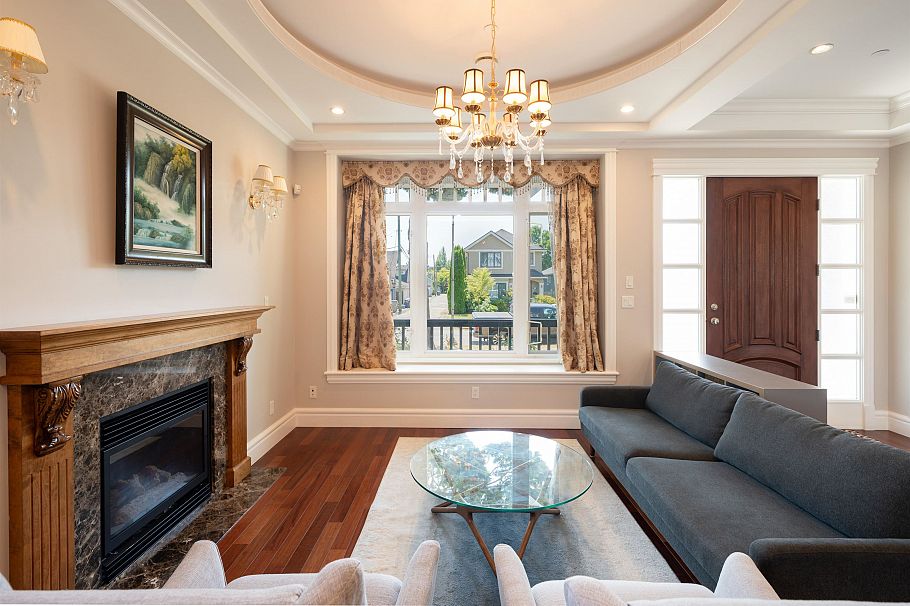 2715 W 20th Avenue Vancouver, BC - 4