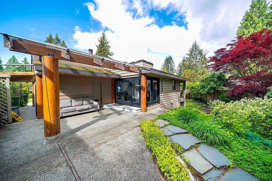 4096 Sunset Blvd Boulevard North Vancouver, BC - 32