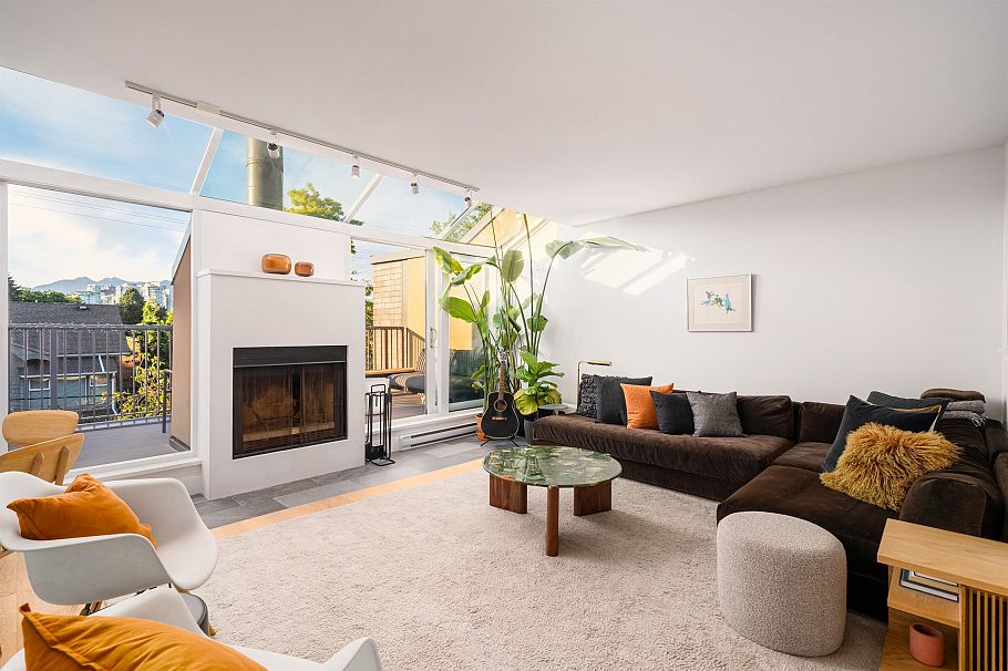 832 W 7th Avenue Vancouver, BC - 4
