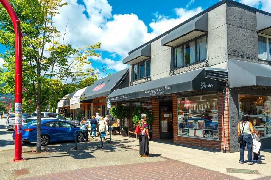 2420 Edgemont Boulevard North Vancouver, BC - 40