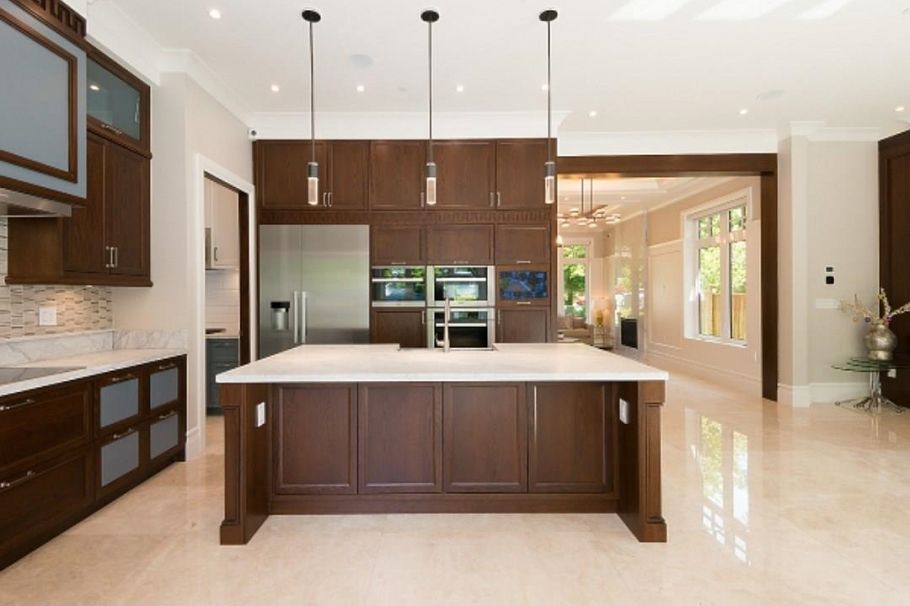 3708 W 35th Avenue Vancouver, BC - 4