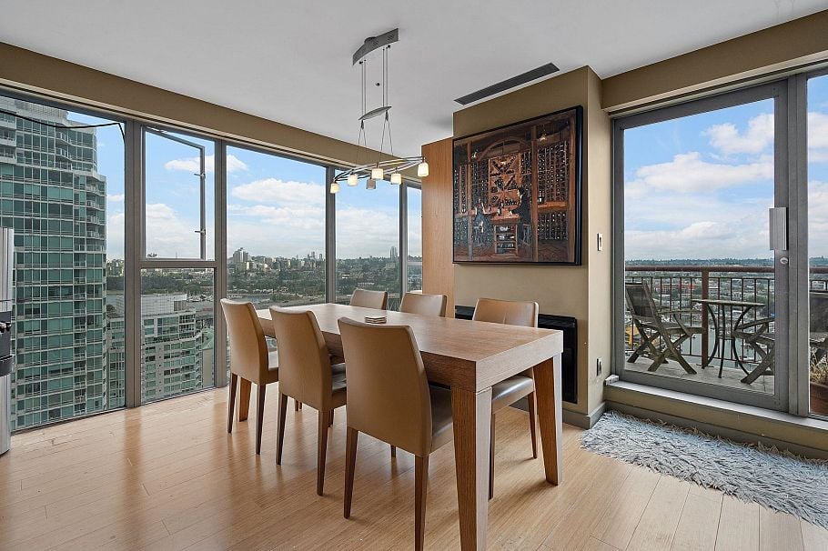 2302 1000 Beach Avenue Vancouver, BC - 11