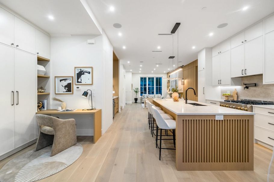 2078 W 57th Avenue Vancouver, BC - 14