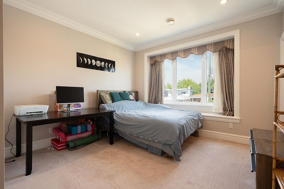 2715 W 20th Avenue Vancouver, BC - 18
