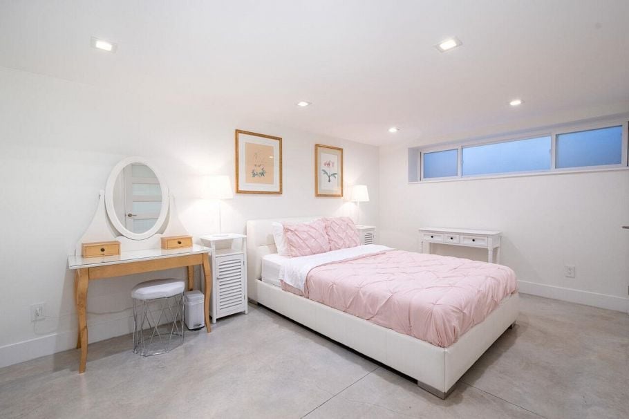 2420 Edgemont Boulevard North Vancouver, BC - 26