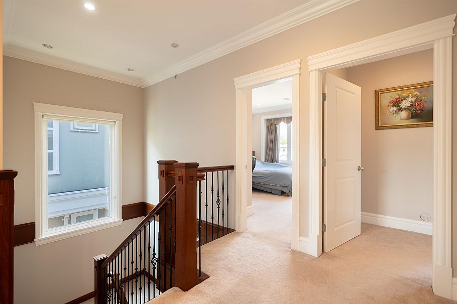 2715 W 20th Avenue Vancouver, BC - 12