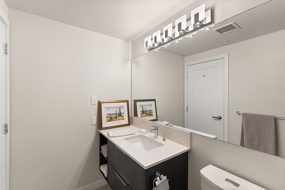 305 3911 Cates Landing Way North Vancouver, BC - 26