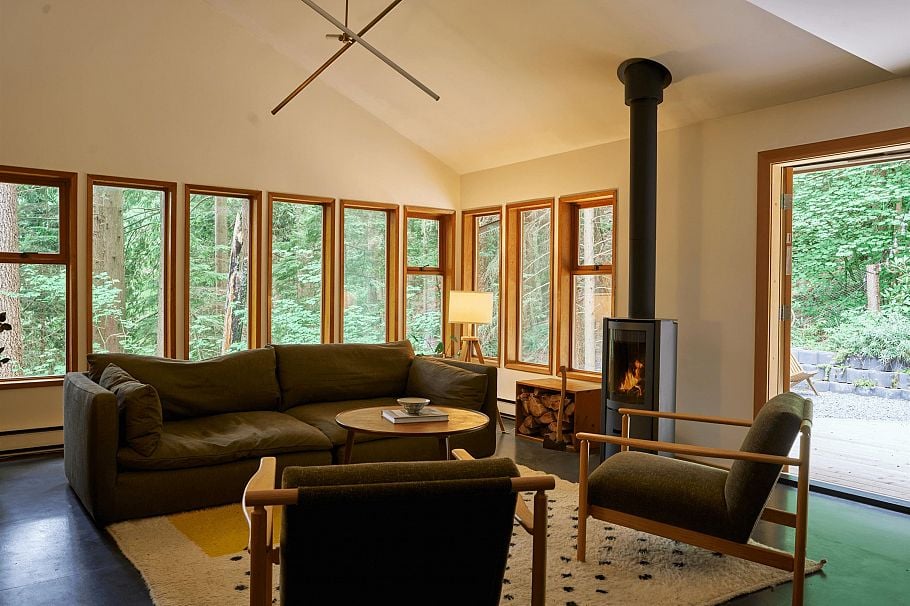 4759 Mountain Highway North Vancouver, BC - 5