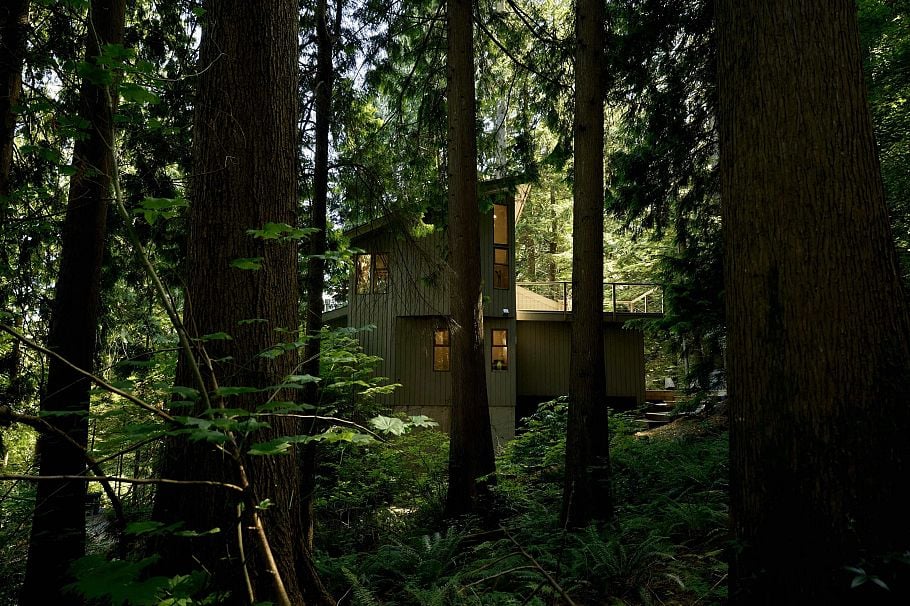 4759 Mountain Highway North Vancouver, BC - 1
