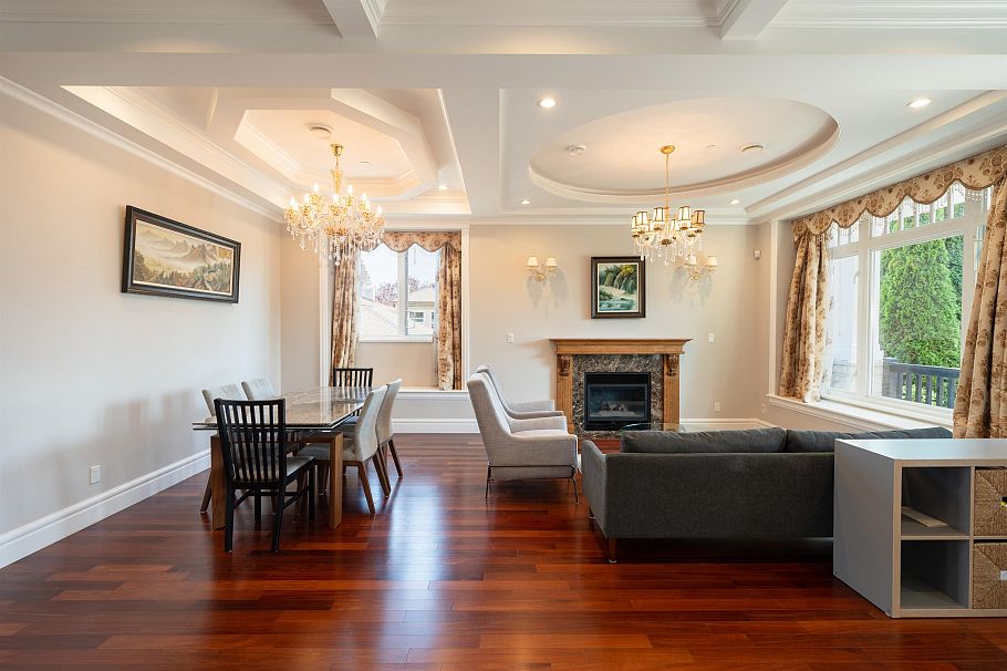 2715 W 20th Avenue Vancouver, BC - 2