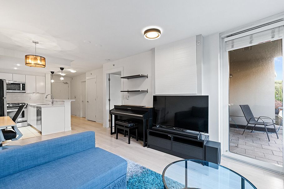 302 160 W 3rd Street North Vancouver, BC - 11