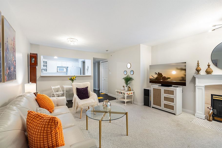 405 3658 Banff Court North Vancouver, BC - 3