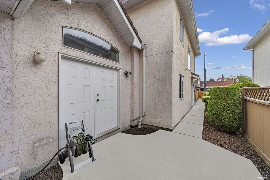 1268 Nanaimo Street Vancouver, BC - 34