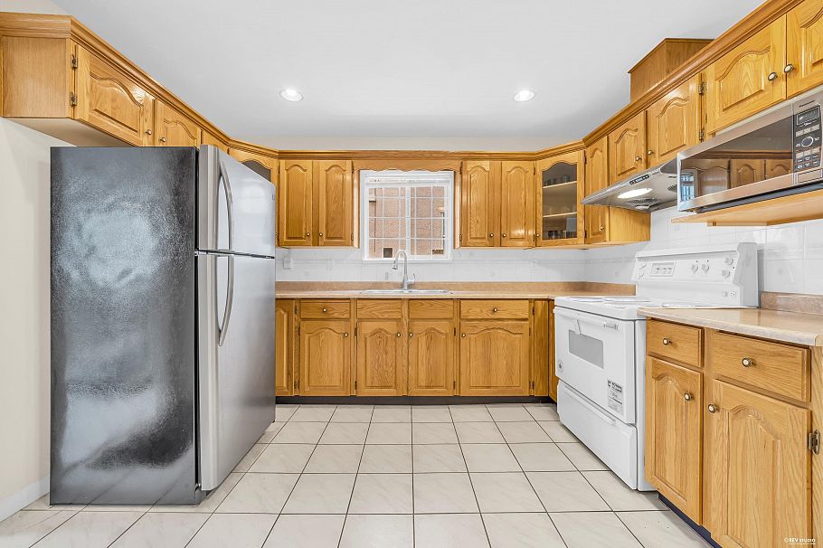 1268 Nanaimo Street Vancouver, BC - 13