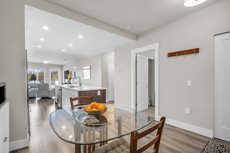 401 1496 Charlotte Road North Vancouver, BC - 12