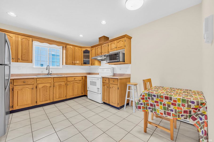 1268 Nanaimo Street Vancouver, BC - 12
