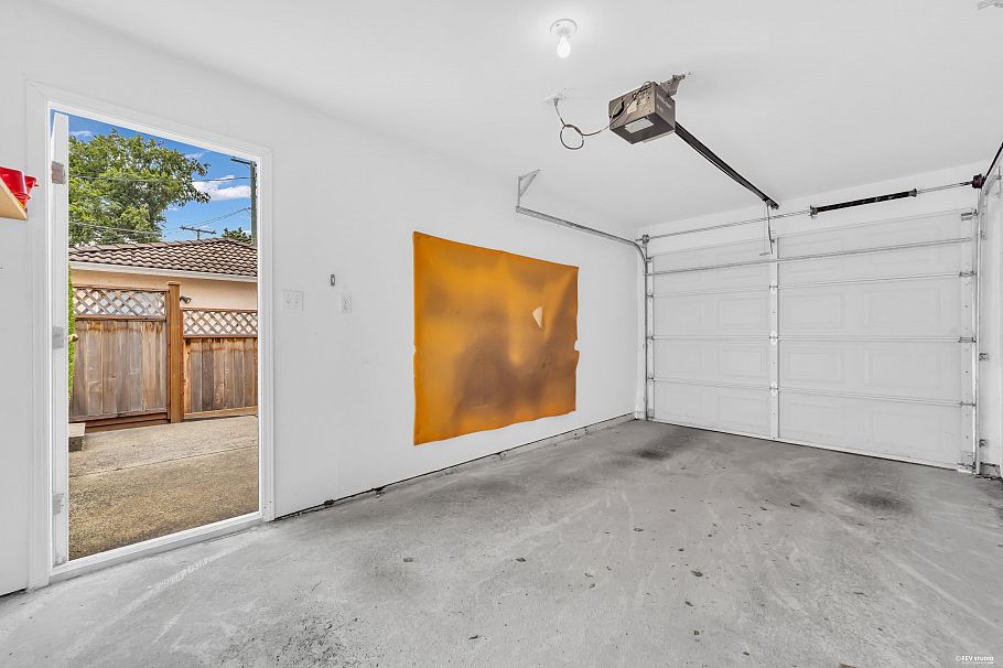 1268 Nanaimo Street Vancouver, BC - 26