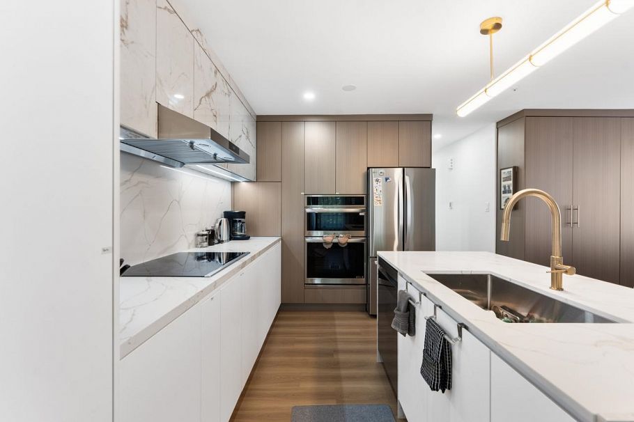310 E 16th Avenue Vancouver, BC - 12