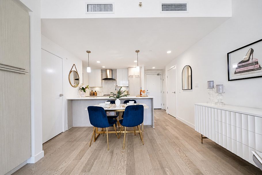 304 4963 Cambie Street Vancouver, BC - 4