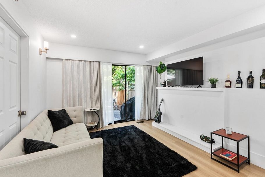 310 E 16th Avenue Vancouver, BC - 25