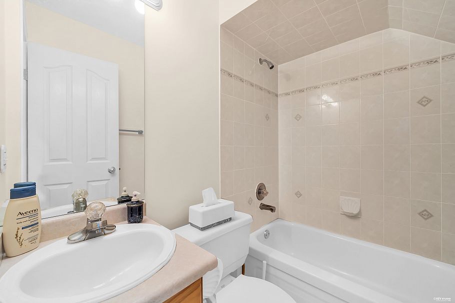 1268 Nanaimo Street Vancouver, BC - 16