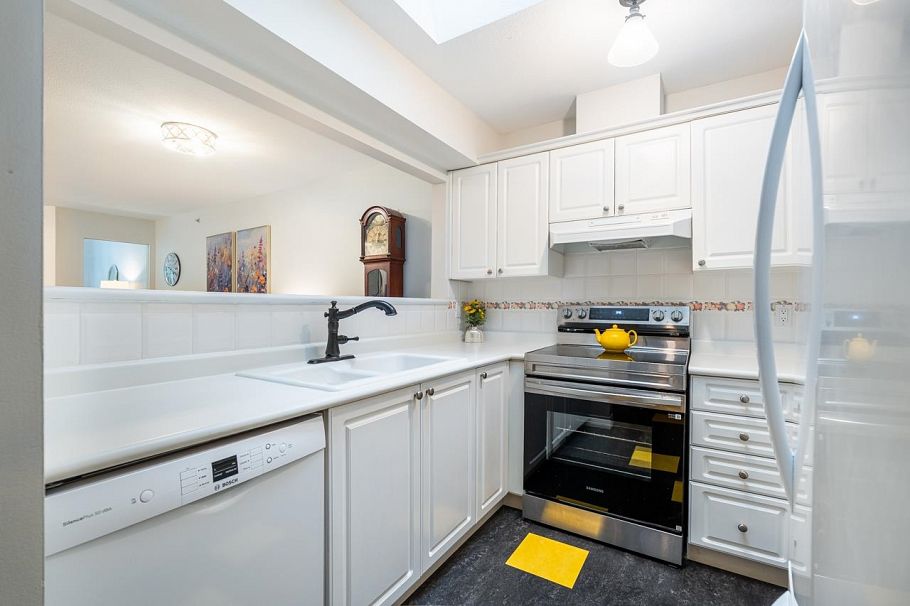 405 3658 Banff Court North Vancouver, BC - 14