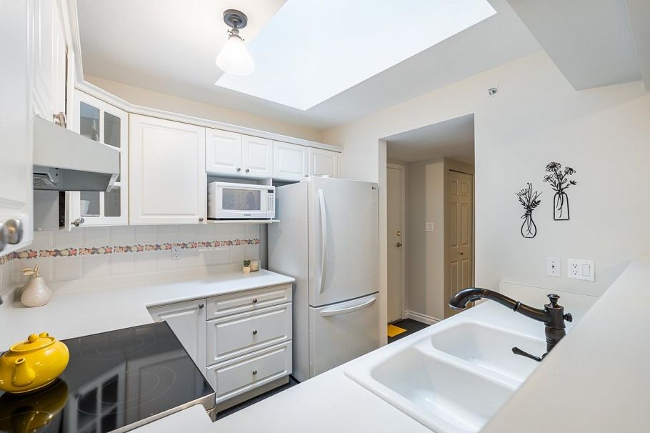 405 3658 Banff Court North Vancouver, BC - 17