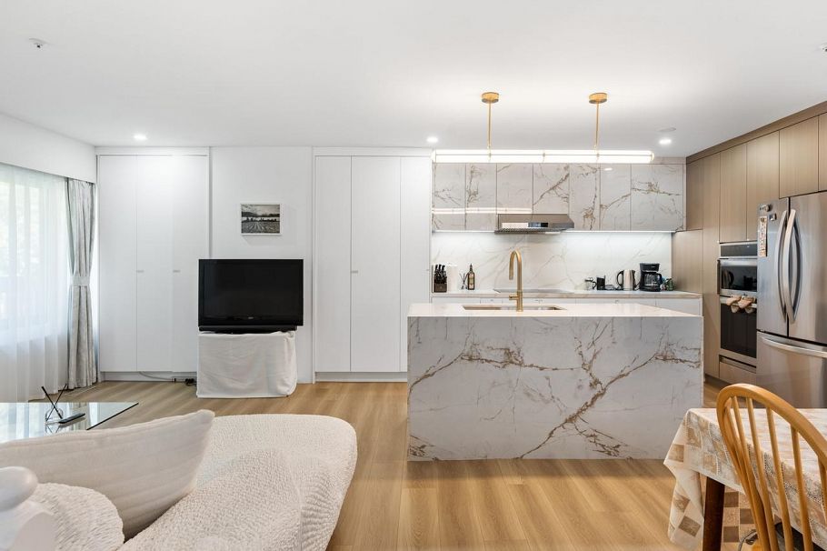 310 E 16th Avenue Vancouver, BC - 10
