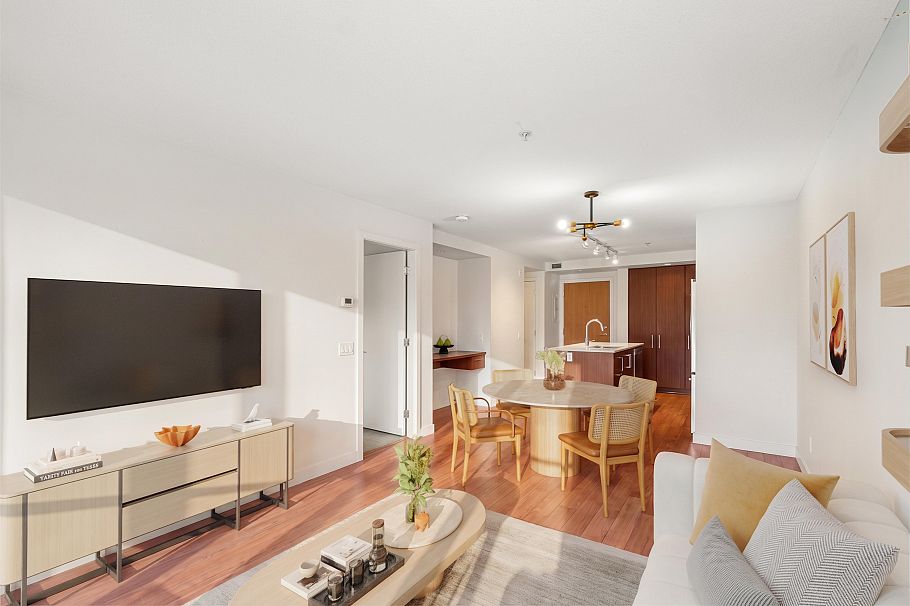 414 221 E 3rd Street North Vancouver, BC - 2