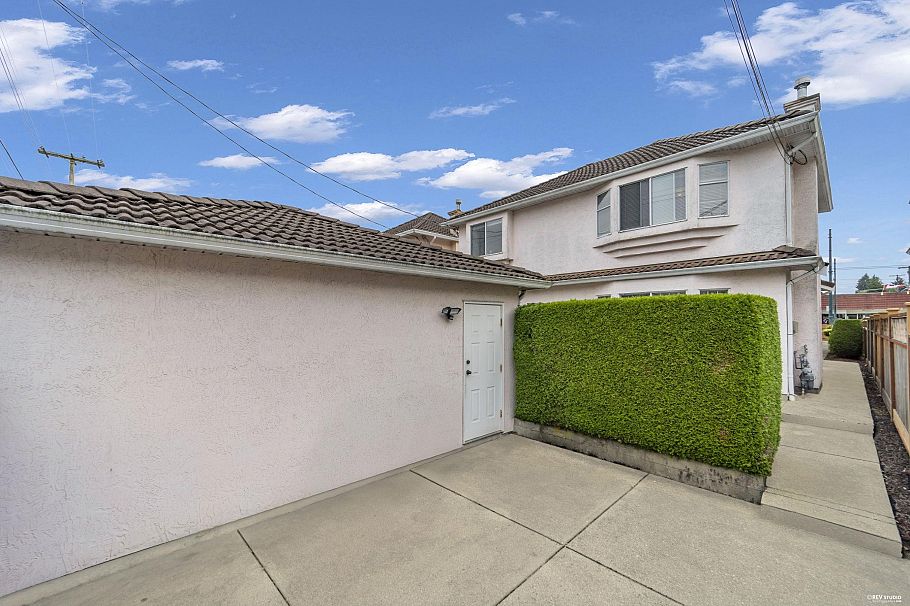 1268 Nanaimo Street Vancouver, BC - 30