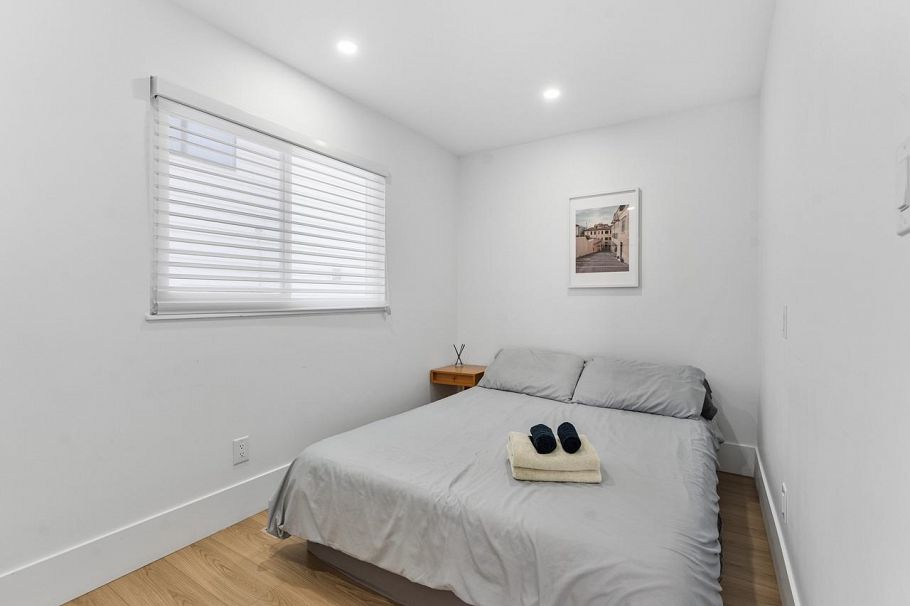 310 E 16th Avenue Vancouver, BC - 22