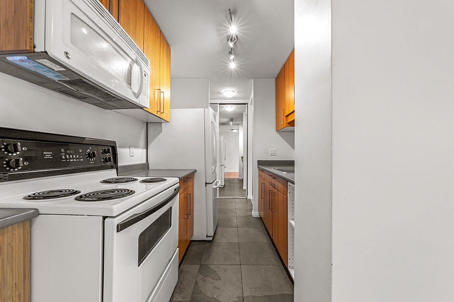 402 1330 Harwood Street Vancouver, BC - 11