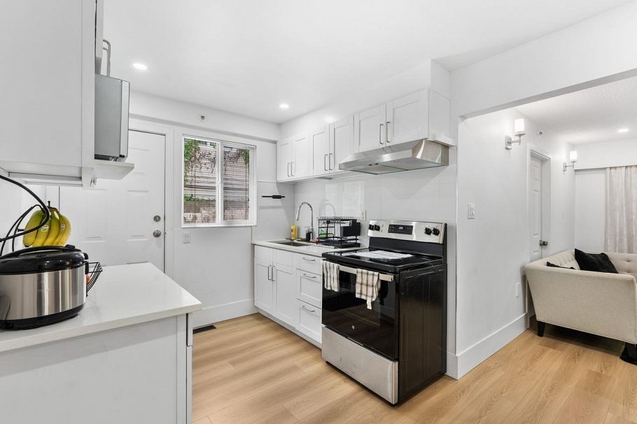 310 E 16th Avenue Vancouver, BC - 30