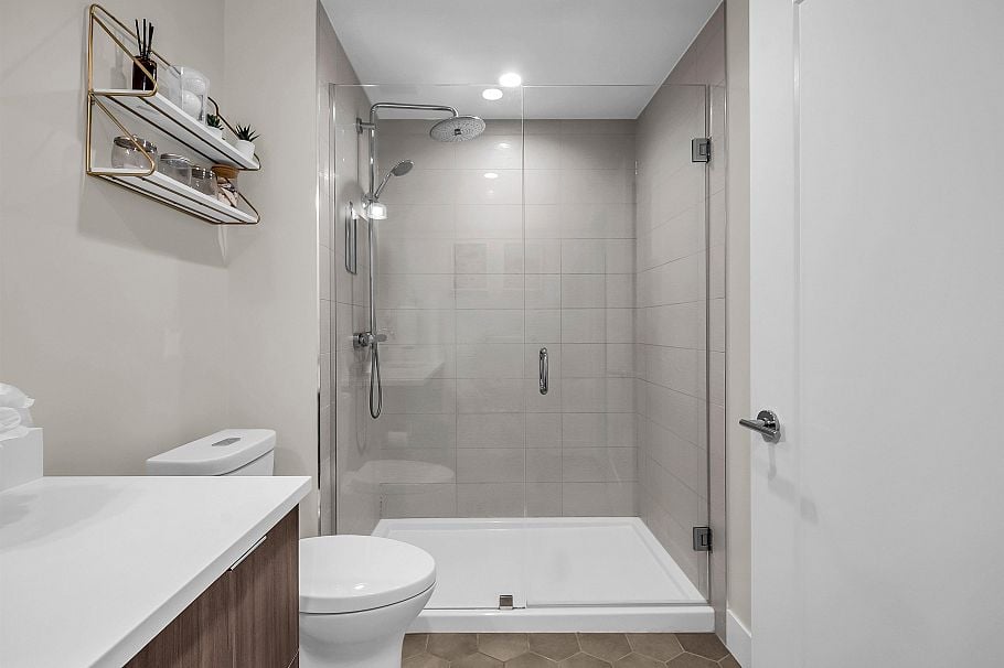 401 1496 Charlotte Road North Vancouver, BC - 19