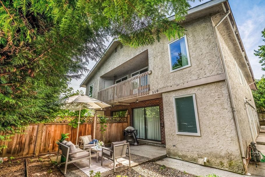 310 E 16th Avenue Vancouver, BC - 1