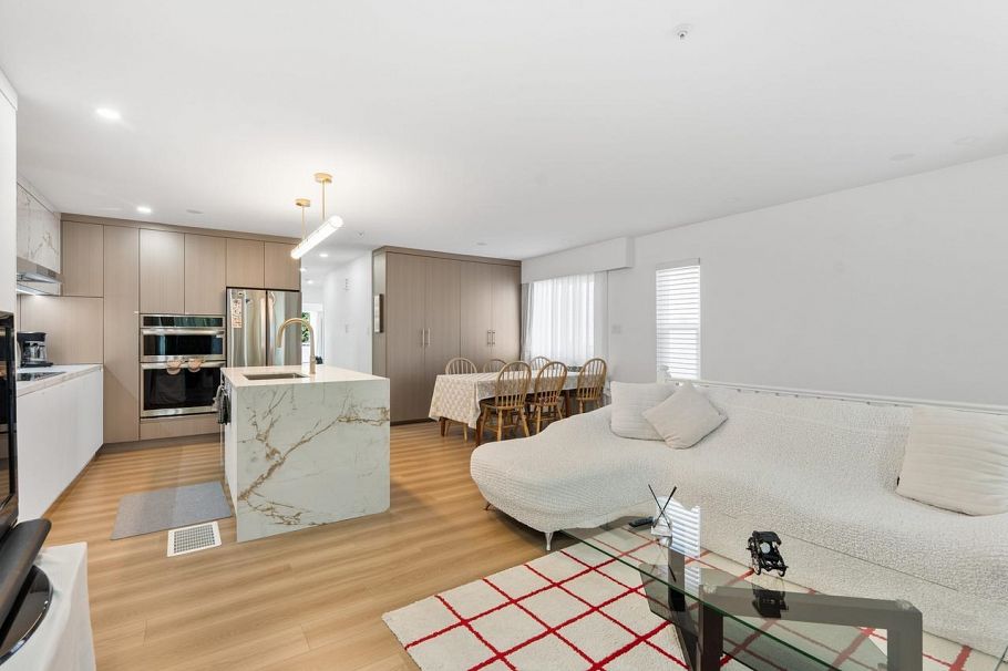 310 E 16th Avenue Vancouver, BC - 17