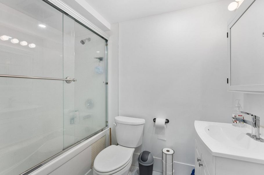 310 E 16th Avenue Vancouver, BC - 26