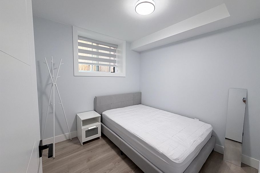 4328 Gladstone Street Vancouver, BC - 32