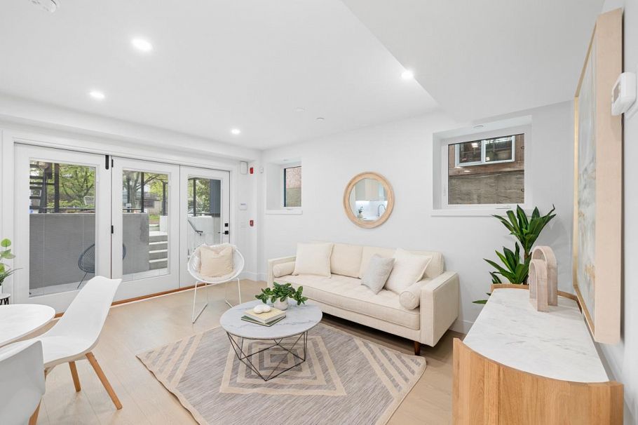 102 2135 E Pender Street Vancouver, BC - 3
