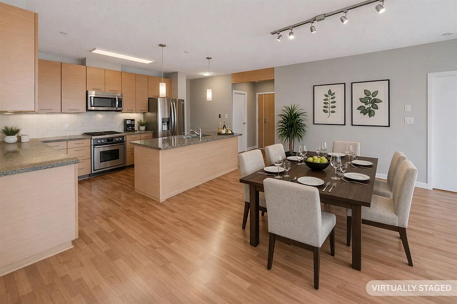 510 530 Raven Woods Drive North Vancouver, BC - 2