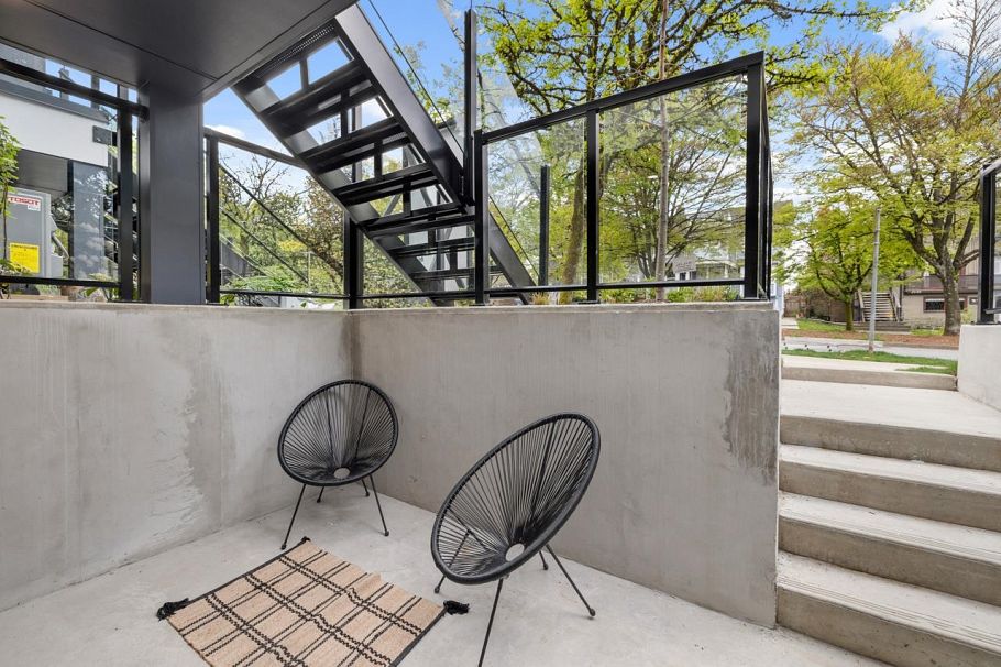 102 2135 E Pender Street Vancouver, BC - 15