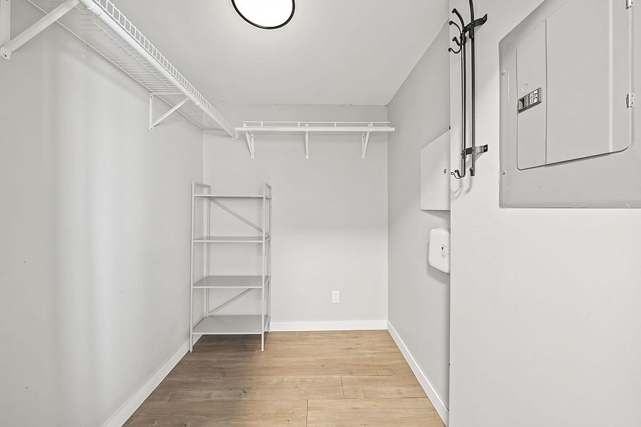 2202 689 Abbott Street Vancouver, BC - 22